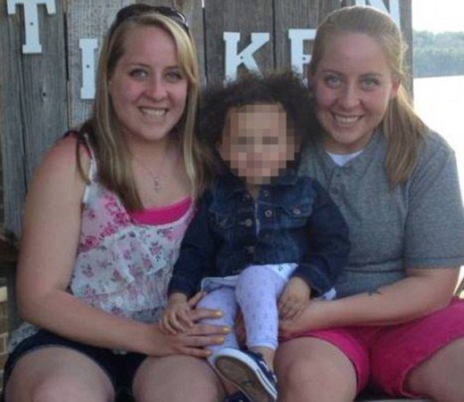 Λεσβίες μηνύουν τράπεζα σπέρματος γιατί το παιδί τους βγήκε μαύρο [εικόνες] | iefimerida.gr 2