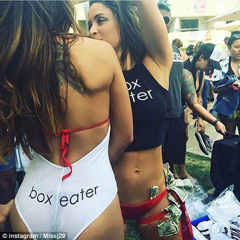 20.000 ομοφυλόφιλες στην έρημο για 5ήμερο πάρτι ακολασίας -Τι συμβαίνει εκεί [εικόνες & βίντεο] | iefimerida.gr 6