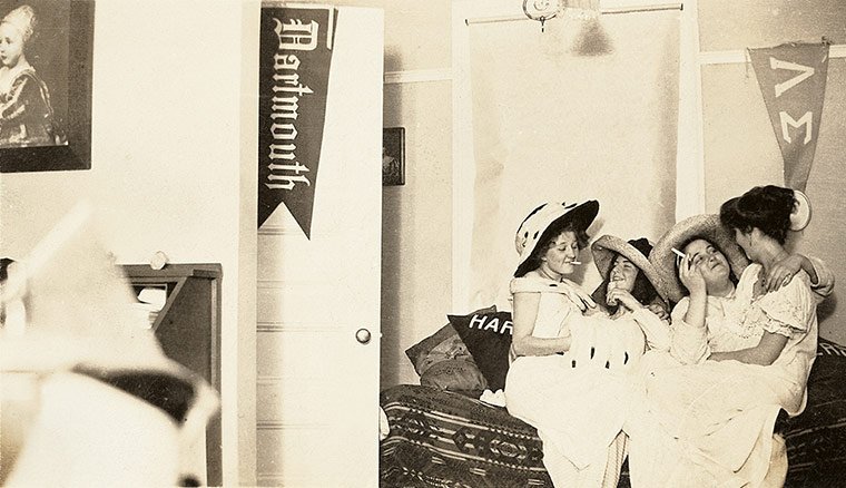 Oι αόρατοι: Συγκλονιστικές κρυφές φωτογραφίες ομοφυλόφιλων ζευγαριών από τις αρχές του 20ου αιώνα [εικόνες] | iefimerida.gr 6