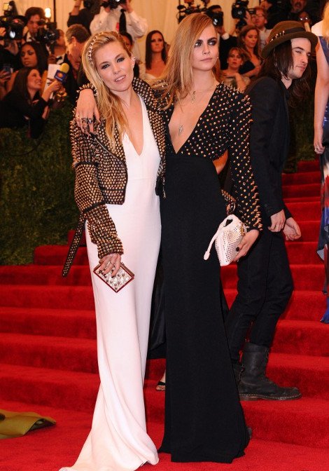 Ασυγκράτητες -Δεν κρύβουν τον έρωτά τους Καρά Ντελεβίν και Σιένα Μίλερ [εικόνες] | iefimerida.gr 1