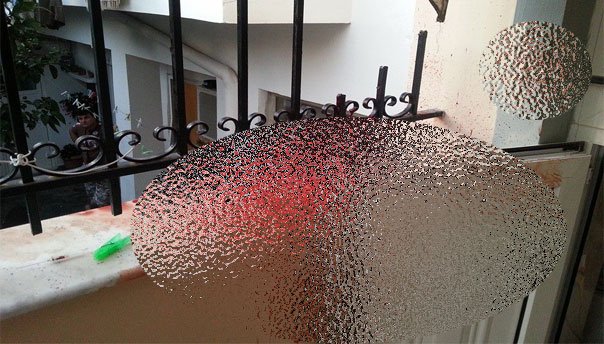 Τραγωδία στη Λέσβο -Επεσε από το μπαλκόνι και καρφώθηκε στα κάγκελα [εικόνες] | iefimerida.gr 0