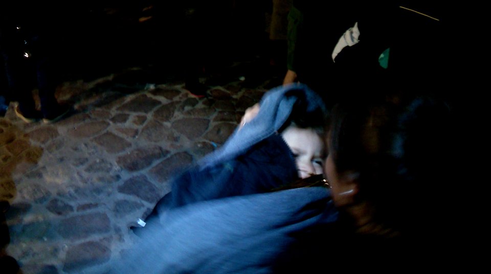 Δραματικές στιγμές στη Λέσβο: Πάνω από 200 άνθρωποι στη θάλασσα [εικόνες] | iefimerida.gr 1