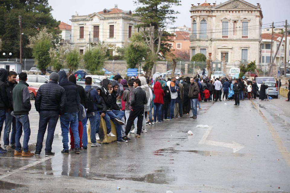 WS Journal: Η Ευρώπη θέλει να «χώσει» 100.000 πρόσφυγες σε Ελλάδα και Βαλκάνια | iefimerida.gr 0