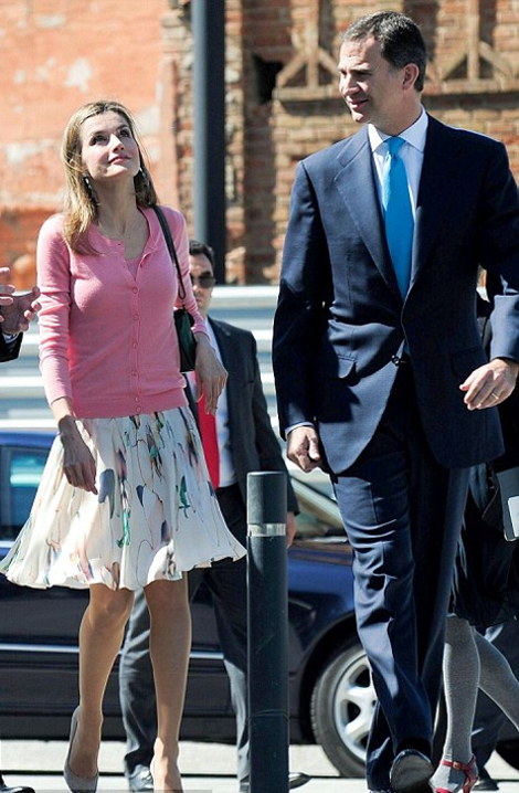 Τα «άπλυτα» της βασίλισσας, πλέον, Λετίθια, στη φόρα -Η άγρια νιότη, τα ξενύχτια, τα μπαρ και η άλωση του παλατιού [εικόνες] | iefimerida.gr 8