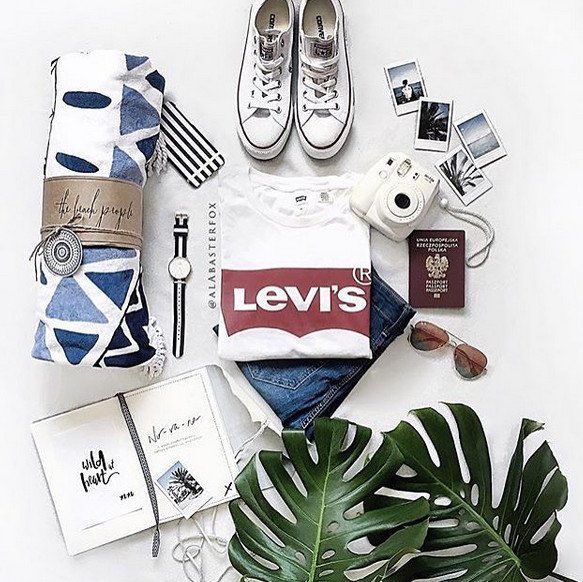 Πώς ένα απλό, φαρδύ t-shirt Levi's έχει γίνει απόλυτη μόδα -Το φορούν με τα πάντα [εικόνες] | iefimerida.gr 2