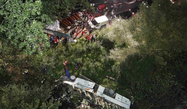 Δέκα συγκλονιστικές φωτογραφίες από το λεωφορείο του θανάτου στην Ιταλία | iefimerida.gr 0