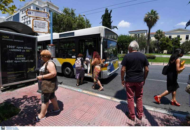 Χάος σε λεωφορεία και τρόλεϊ με το μέτρο της... μπροστινής πόρτας -Διαπληκτισμοί και καθυστερήσεις | iefimerida.gr 4