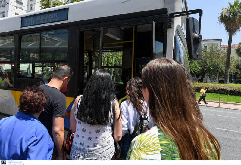 Χάος σε λεωφορεία και τρόλεϊ με το μέτρο της... μπροστινής πόρτας -Διαπληκτισμοί και καθυστερήσεις | iefimerida.gr 2