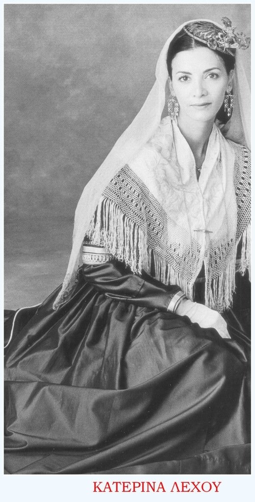 Διάσημοι Ελληνες φωτογραφημένοι με φουστανέλες και τσεμπέρια [εικόνες] | iefimerida.gr 0