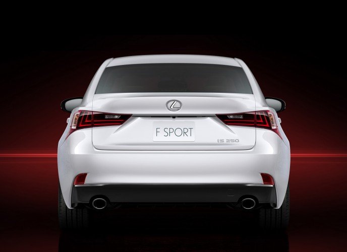 Η νέα εντυπωσιακή Lexus IS φωτογραφίζεται για τα μάτια σας μόνο [εικόνες] | iefimerida.gr 2