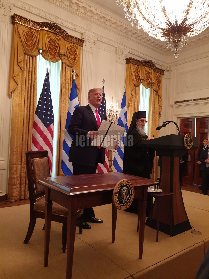 Ο Ντόναλντ Τραμπ με τον Αρχιεπίσκοπο Αμερικής Δημήτριο