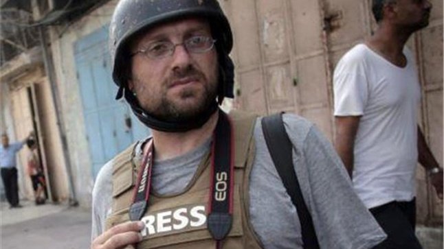 Λευτέρης Πιταράκης: Ο Ελληνας πολεμικός φωτορεπόρτερ που κατέκτησε το Associated Press  [εικόνες] | iefimerida.gr 0