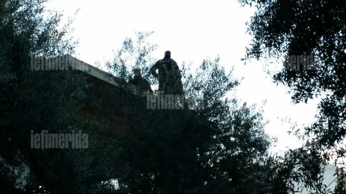 Πυροβολισμοί σε ληστεία σούπερ μάρκετ στα Πετράλωνα -Καρέ καρέ η σύλληψη του ενός δράστη [εικόνες] | iefimerida.gr 7