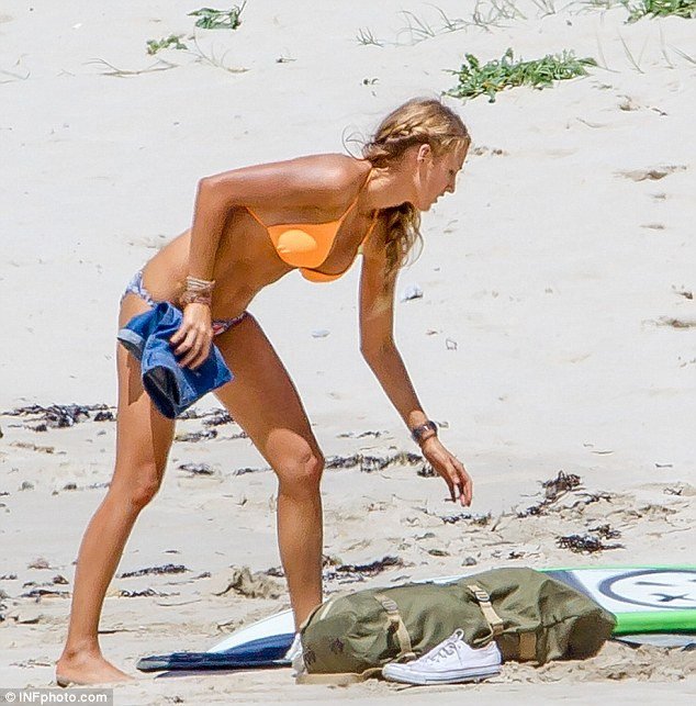 Μπλέικ Λάιβλι: Με καυτό μπικίνι στην Αυστραλία [εικόνες]  | iefimerida.gr 2