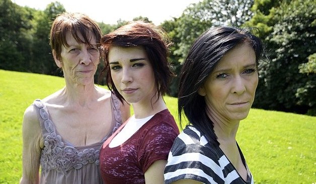 Η 18χρονη που μοιάζει με πενηντάρα -Στα 16 έκανε το πρώτο της λίφτινγκ [εικόνες]  | iefimerida.gr 4