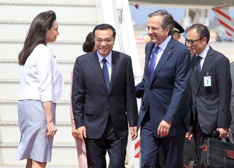 Στην Ελλάδα ο Κινέζος πρωθυπουργός -Θερμή υποδοχή από τον Αντώνη Σαμαρά στο αεροδρόμιο [εικόνες] | iefimerida.gr 6