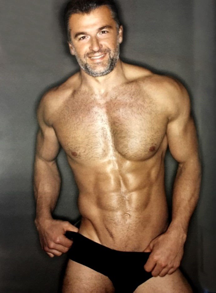 Εκαναν τον Γιώργο Λιάγκα με κοιλιακούς που τους ζηλεύεις [εικόνες] | iefimerida.gr 2