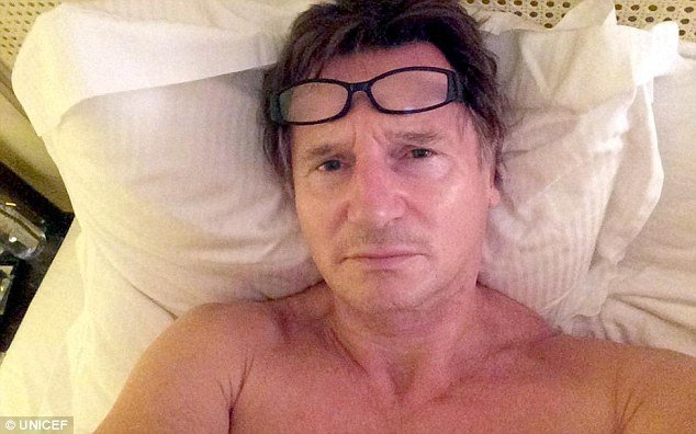 Και η Σίντι Κρόφορντ βγάζει selfie από το κρεβάτι της [εικόνες] | iefimerida.gr 2