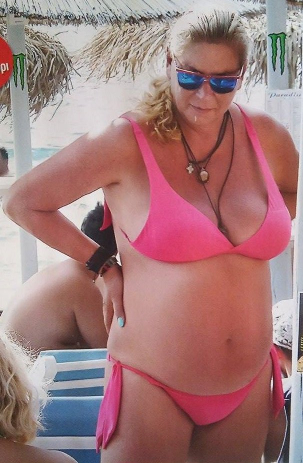 Η Δήμητρα Παπανδρέου με ροζ μπικίνι -Προκαλεί αίσθηση [εικόνες] | iefimerida.gr 2