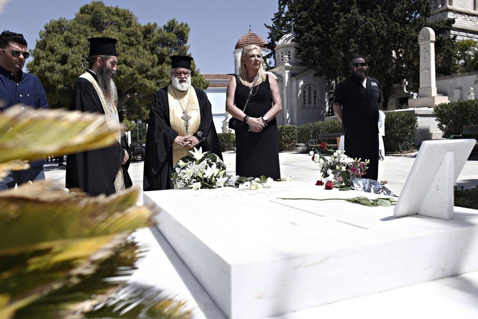 Το τρισάγιο του ΠΑΣΟΚ για τα 20 χρόνια από τον θάνατο του Παπανδρέου -Ξεχωριστό έκανε η Λιάνη [εικόνες]  | iefimerida.gr 1