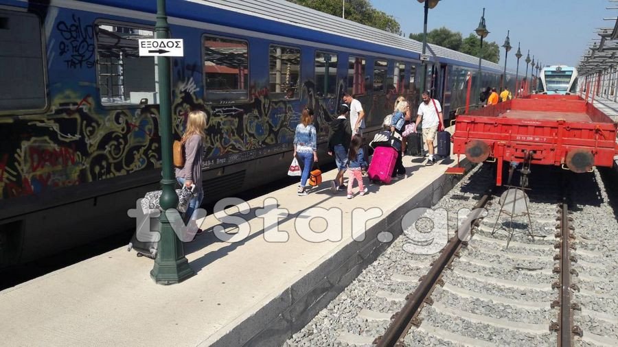 Λιανοκλάδι: Συνεχίζεται η ταλαιπωρία των επιβατών του ΟΣΕ μετά τον εκτροχιασμό [εικόνες] | iefimerida.gr 0