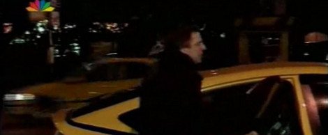 Καρέ-καρέ η αποχώρηση Λιάπη από την Ευελπίδων -Ηρεμος και χαμογελαστός άπλωσε το χέρι του και σταμάτησε το πρώτο ταξί [εικόνες] | iefimerida.gr 10