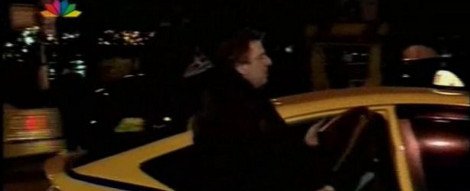 Καρέ-καρέ η αποχώρηση Λιάπη από την Ευελπίδων -Ηρεμος και χαμογελαστός άπλωσε το χέρι του και σταμάτησε το πρώτο ταξί [εικόνες] | iefimerida.gr 11