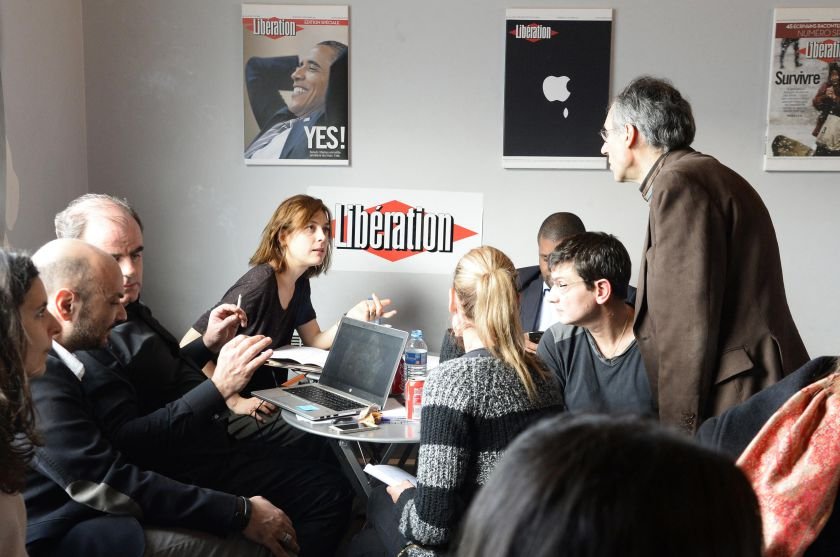 Tα τρία συγκλονιστικά σκίτσα που έφτιαξαν στο Charlie Hebdo πριν καταλήξουν στο εξώφυλλο | iefimerida.gr 0
