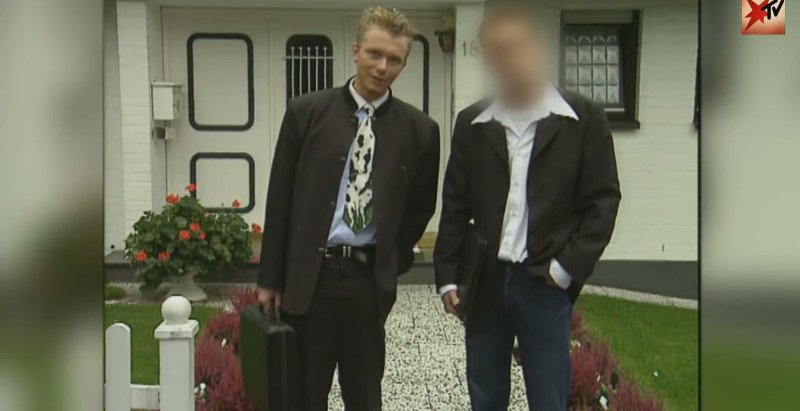 Στα 18 ίδρυσε εταιρεία, στα 19 αγόρασε την πρώτη του Porsche -Ποιος είναι ο σταρ, πιθανός εταίρος της Μέρκελ [εικόνες & βίντεο] | iefimerida.gr 2