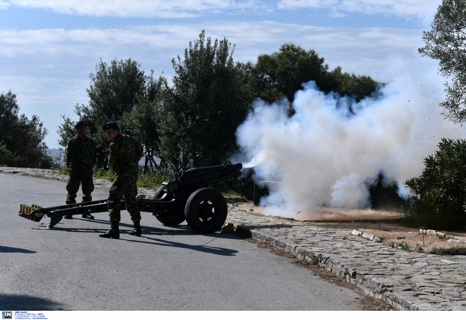Τα κανόνια του Λυκαβηττού -Με τους 21 κανονιοβολισμούς ξεκίνησαν οι εορτασμοί της 25ης Μαρτίου [εικόνες] | iefimerida.gr 4