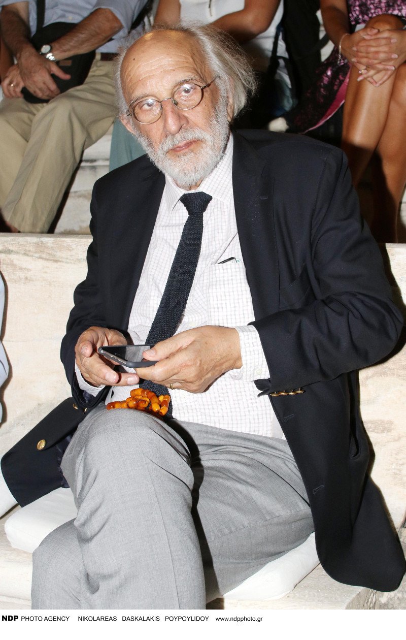 Η πρώτη δημόσια εμφάνιση του Αλέξανδρου Λυκουρέζου μετά το χαμό της Ζωής Λάσκαρη [εικόνες] | iefimerida.gr 0