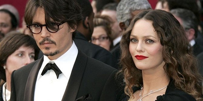 Πώς σχολίασε ο Τζόνι Ντεπ την bisexual 16χρονη κόρη του [εικόνες]  | iefimerida.gr 4