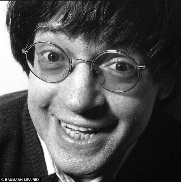 Λίλα: Ο σκύλος μασκότ του Charlie Hebdo που επέζησε της σφαγής -Μέσα στο μακελειό έψαχνε τον αγαπημένο της Καμπί [εικόνες] | iefimerida.gr 1