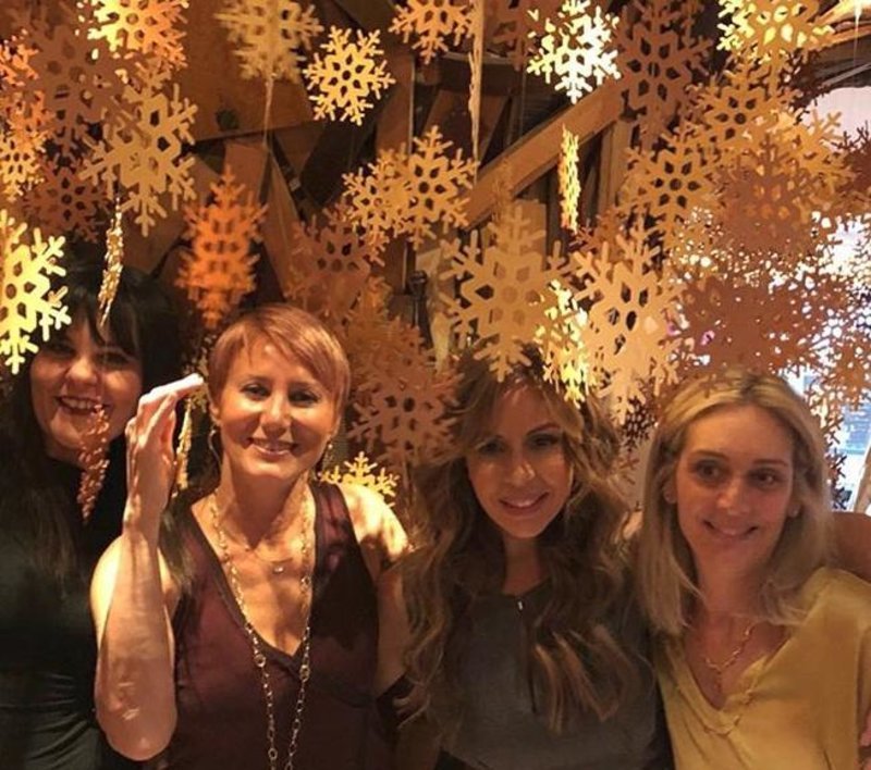 Το χριστουγεννιάτικο γεύμα της Μαρέβας Μητσοτάκη με τις κυρίες της ΝΔ [εικόνες] | iefimerida.gr 9