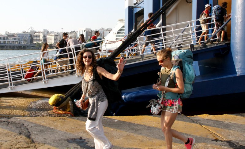 Αδειάζει η Αθήνα -Με πλοία, αεροπλάνα και ΙΧ η έξοδος του Δεκαπενταύγουστου | iefimerida.gr 0