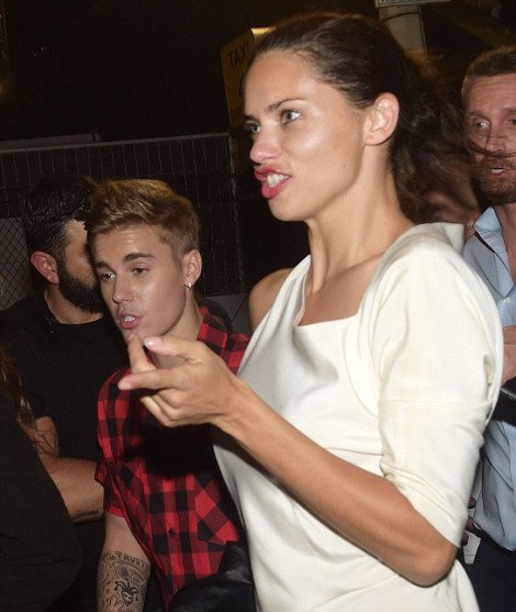 Ο ξέφρενος χορός της Αντριάνα Λίμα -Καταλήγει χωρίς μακιγιάζ και «ξεμαλλιασμένη» [εικόνες]  | iefimerida.gr 5