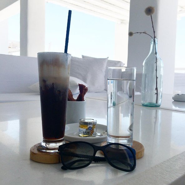 Στη Μύκονο Αλέσαντρα Αμπρόσιο και Αντριάνα Λίμα -Διαφημίζουν την Ελλάδα στο Instagram [εικόνες] | iefimerida.gr 2