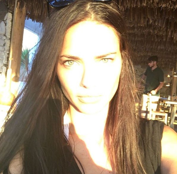 Στη Μύκονο Αλέσαντρα Αμπρόσιο και Αντριάνα Λίμα -Διαφημίζουν την Ελλάδα στο Instagram [εικόνες] | iefimerida.gr 3