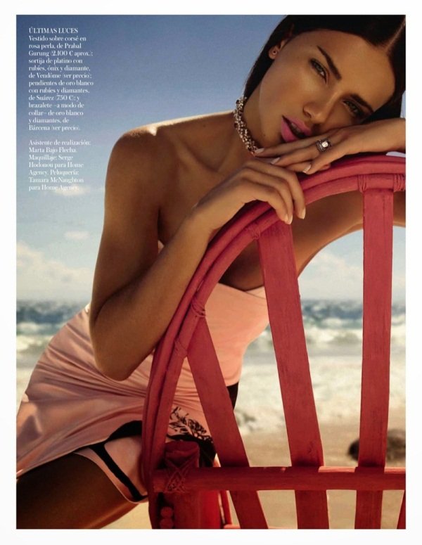 Η Αντριάνα Λίμα ανάβει φωτιές στην παραλία -Ποζάρει με καυτό μαγιό και ψηλές μπότες [εικόνες] | iefimerida.gr 0