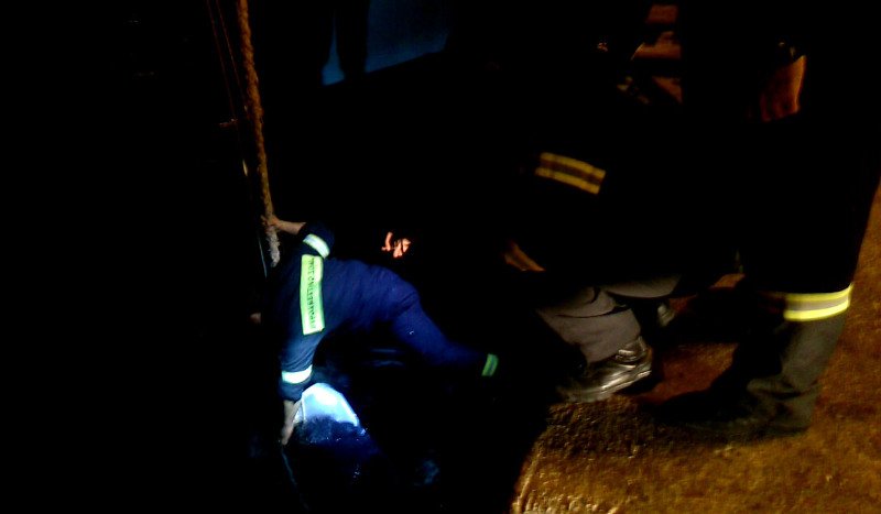 Πώς συνέβη η τραγωδία στη Μυτιλήνη -Επεσε ΙΧ στο λιμάνι, δύο παιδιά νεκρά [εικόνες & βίντεο] | iefimerida.gr 1