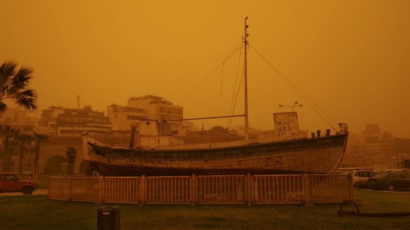 Πρωτοφανείς εικόνες: «Πνίγηκε» η Κρήτη από την αφρικανική σκόνη -Εφτασε μέχρι την Ηλεία [εικόνες & βίντεο] | iefimerida.gr 20