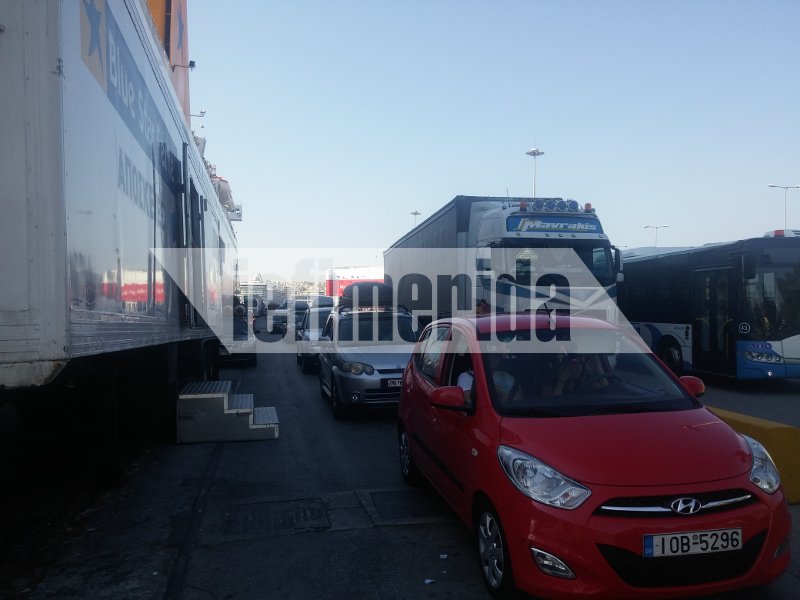 Αυξημένη η κίνηση στα λιμάνια -«Βούλιαξε» από αδειούχους ο Πειραιάς [εικόνες] | iefimerida.gr 0