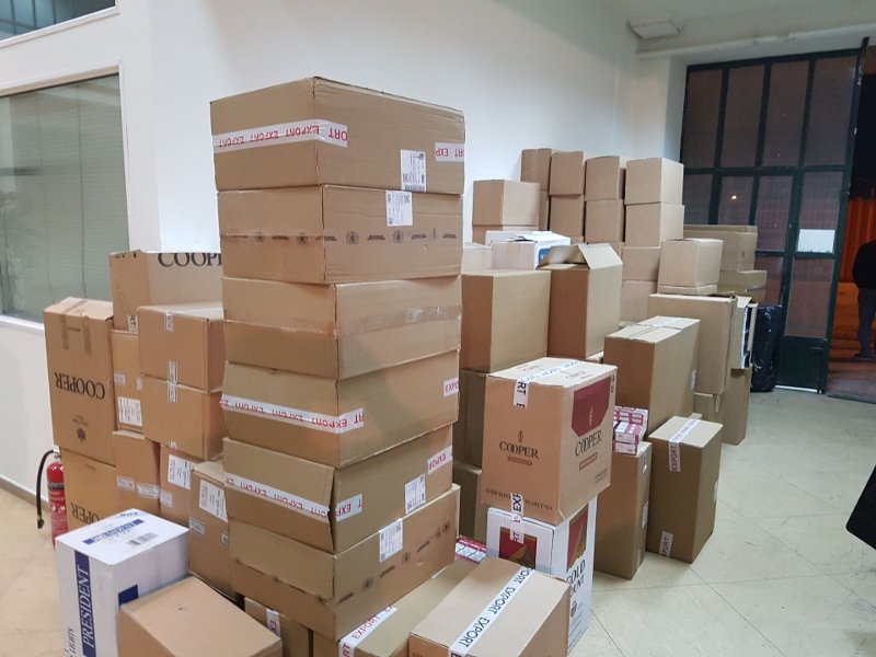 Εξαρθρώθηκε κύκλωμα που διακινούσε λαθραία τσιγάρα -5 συλλήψεις [εικόνες] | iefimerida.gr 5