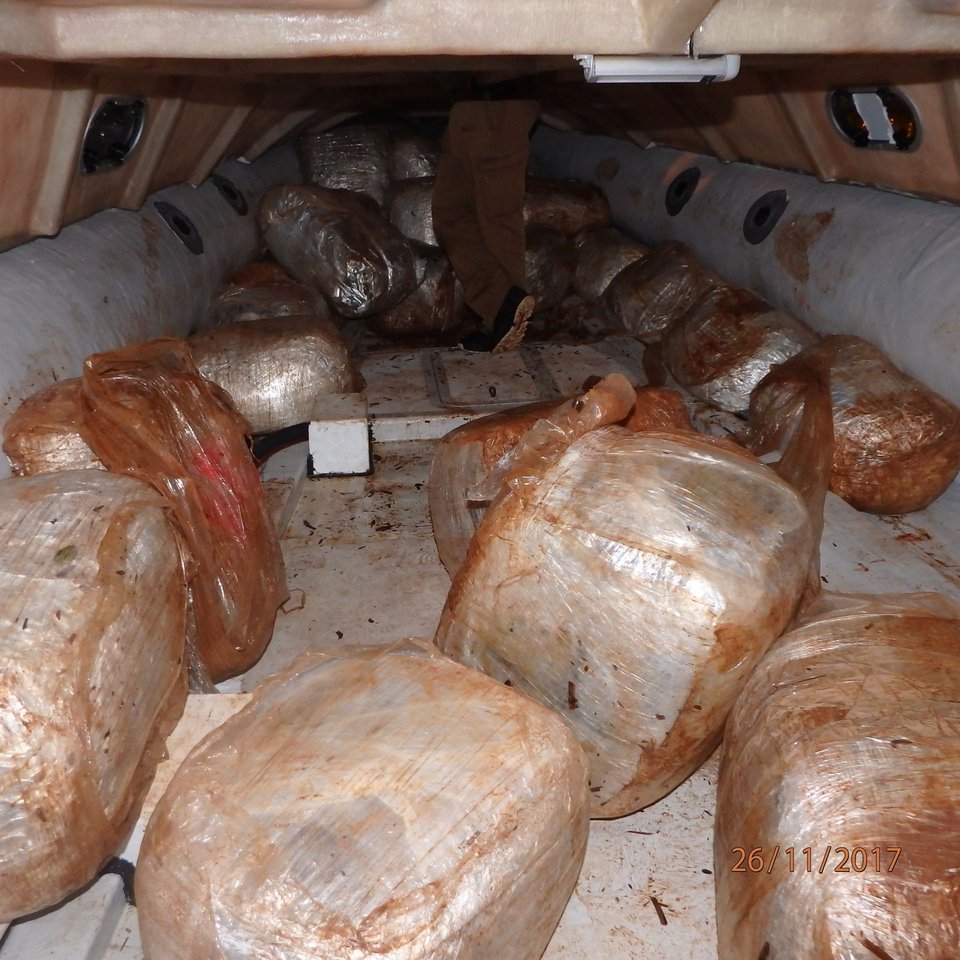 Λιμενικό: Η κινηματογραφική καταδίωξη από Ιόνιο μέχρι Τζιά για ναρκωτικά [εικόνες] | iefimerida.gr 11