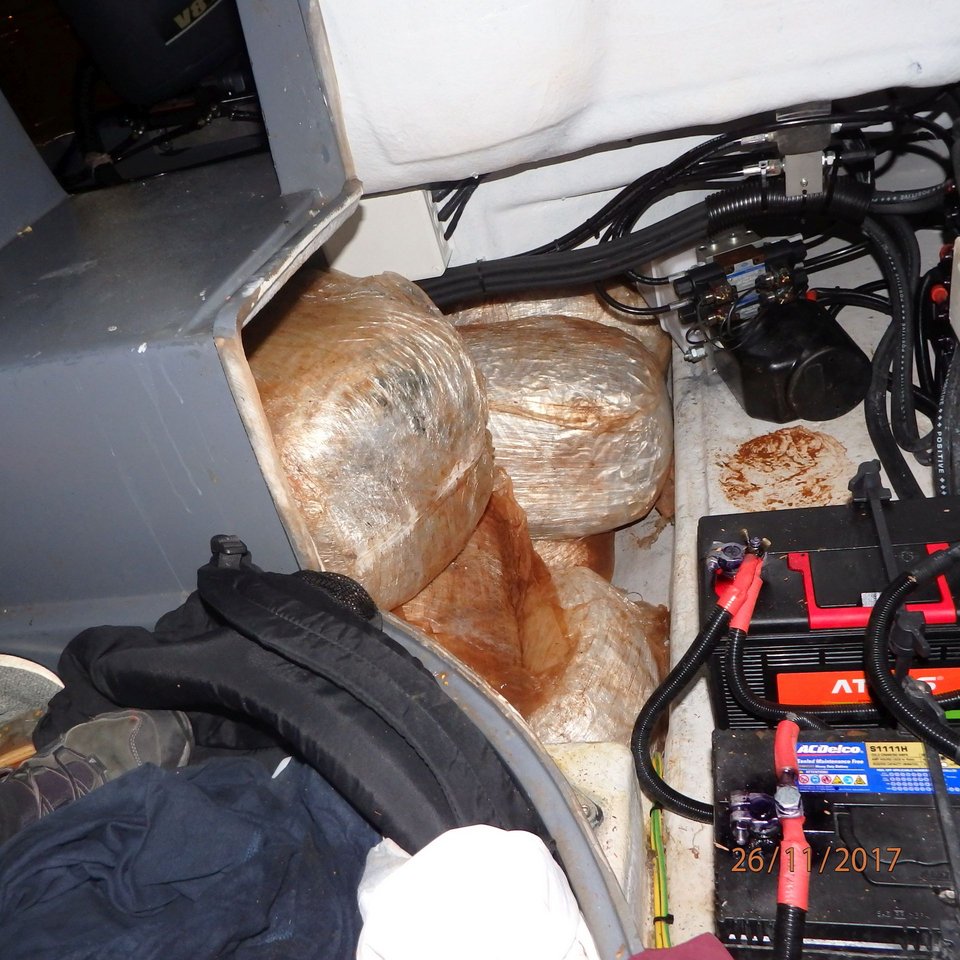 Λιμενικό: Η κινηματογραφική καταδίωξη από Ιόνιο μέχρι Τζιά για ναρκωτικά [εικόνες] | iefimerida.gr 6