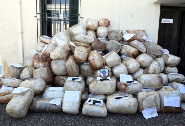 Λιμενικό: Η κινηματογραφική καταδίωξη από Ιόνιο μέχρι Τζιά για ναρκωτικά [εικόνες] | iefimerida.gr 5