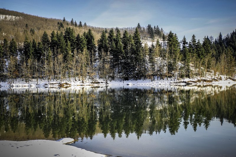 Μαγεία το χιονισμένο τοπίο στη λίμνη Πλαστήρα [εικόνες] | iefimerida.gr 4