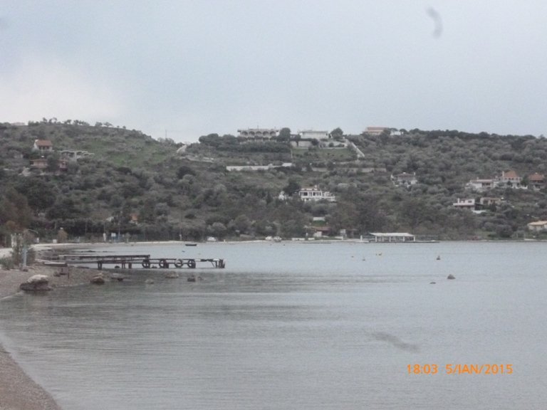 Εικόνες και βίντεο από το σημείο όπου βρέθηκε η δεύτερη γιάφκα του Ξηρού | iefimerida.gr 4