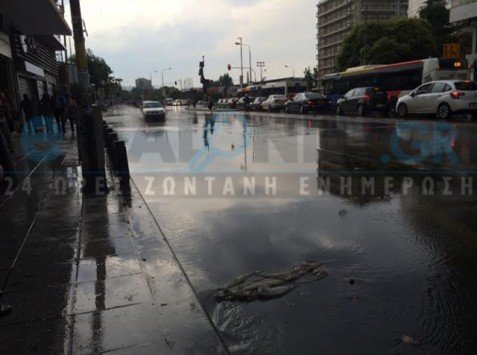 Το μπουρίνι «έπνιξε» τη Θεσσαλονίκη -Προβλήματα και διακοπή ρεύματος από την καταιγίδα [εικόνες&βίντεο] | iefimerida.gr 4