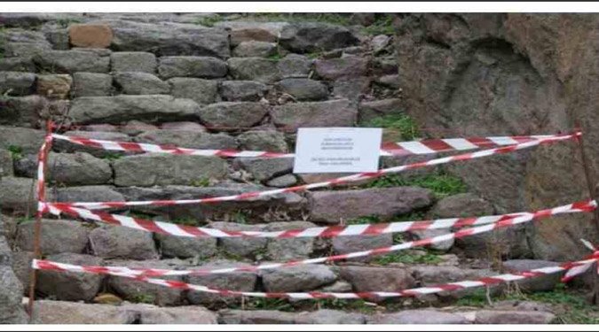 Σοκ στη Λήμνο: Κατέρρευσε τμήμα του ενετικού κάστρου της Μύρινας [εικόνες] | iefimerida.gr 1